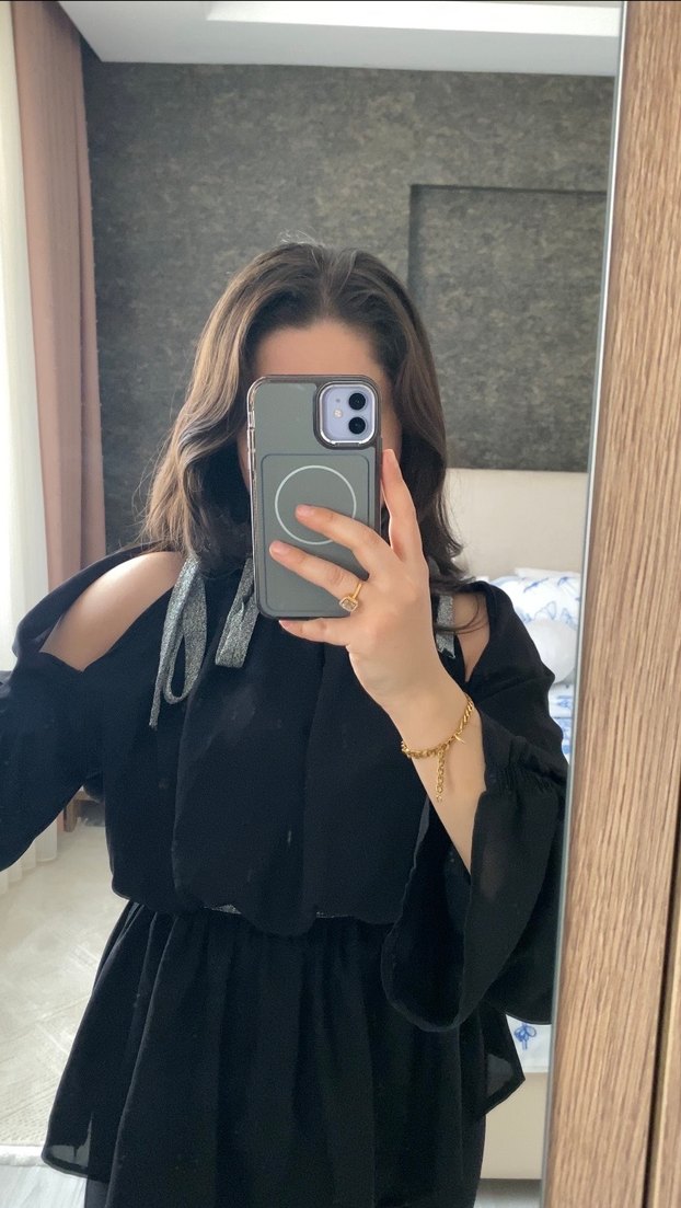 Siyah Kayık Yaka Kemerli Uzun Kollu Bluz - Görsel 5