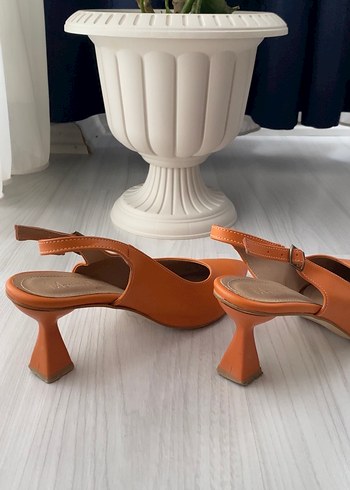 Turuncu Deri Tokalı Topuklu Kadın Ayakkabı - Görsel 3