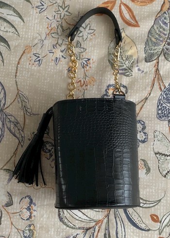 Zincir Detaylı Siyah Deri Yılan Desenli Çanta - Görsel 2