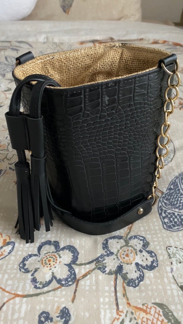 Zincir Detaylı Siyah Deri Yılan Desenli Çanta - Görsel 3