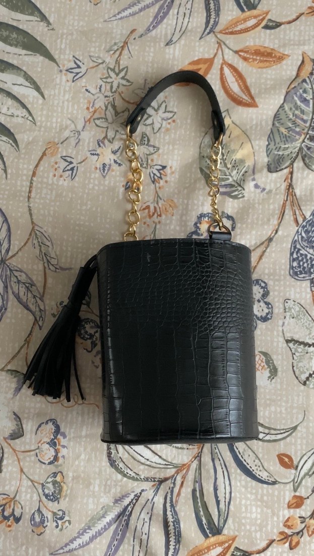 Zincir Detaylı Siyah Deri Yılan Desenli Çanta - Görsel 2