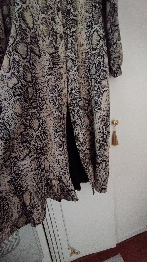 Yılan Desenli Uzun Hamile Kaban - Görsel 4