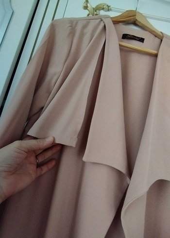 Bej Kadın Uzun Drapeli Klasik Kap - Görsel 4