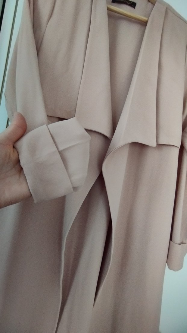 Bej Kadın Uzun Drapeli Klasik Kap - Görsel 3