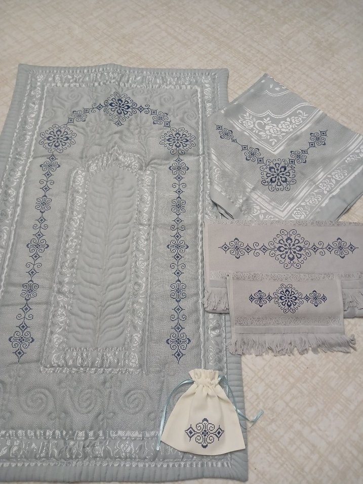 Geleneksel  Makine İşlemeli Gri Seccade Seti - Görsel 2