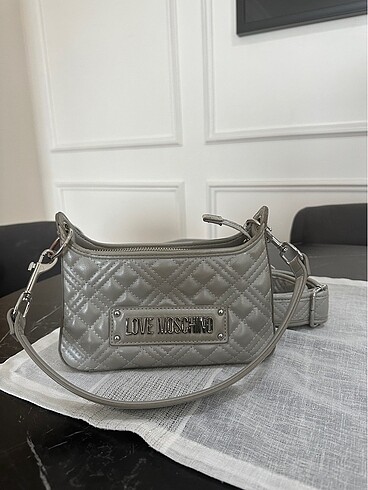 Love moschino çanta