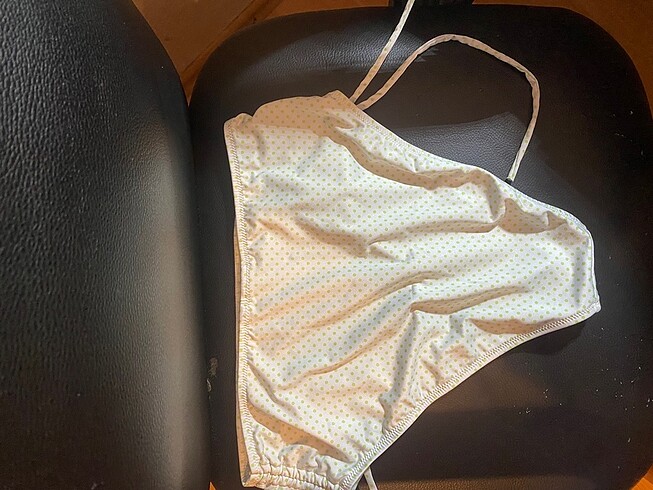 38 Beden beyaz Renk Puantiyeli bikini takımı