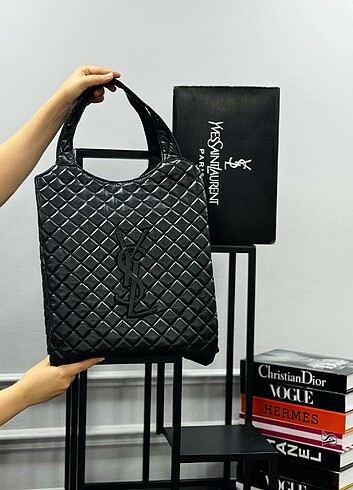  Beden siyah Renk Askılı çanta FENDİ 52*40 cm A+++