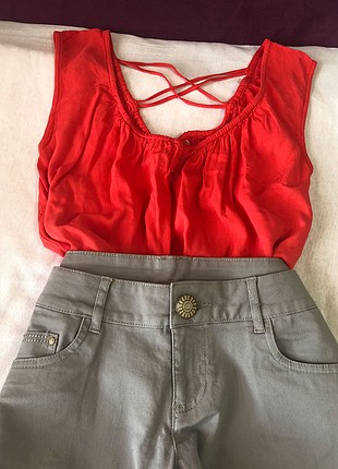 Bershka Nar çiçeği renginde 