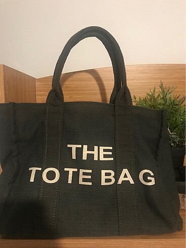 The tote bag çanta