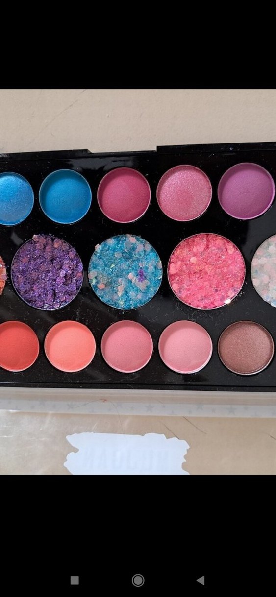 Çok Renkli Işıltılı Göz Farı Paleti glitter ve far - Görsel 4