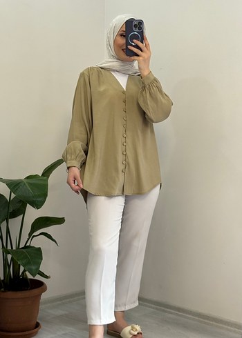 Düğmeli V Yakalı gömlek - Görsel 3