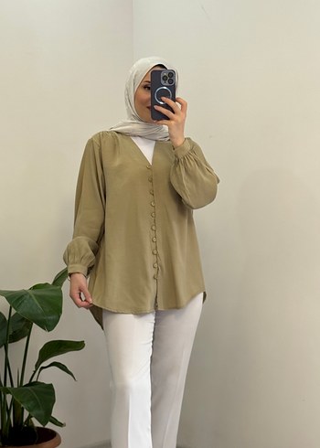 Düğmeli V Yakalı gömlek - Görsel 4