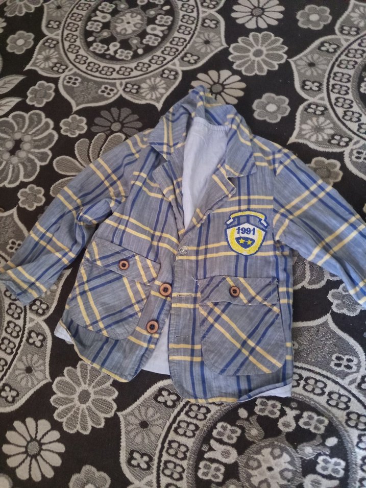 Nakışlı Düğmeli Mavi Kolsuz Kot Ceket - Görsel 2