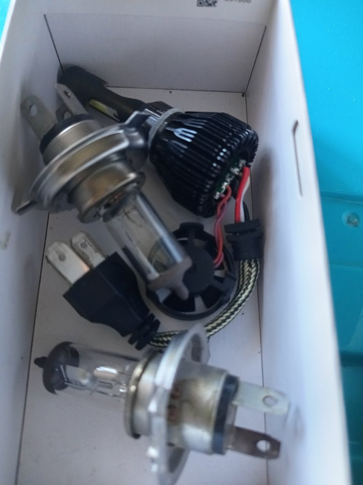 Renkli Siyah Otomobil Ampulleri - Görsel 2