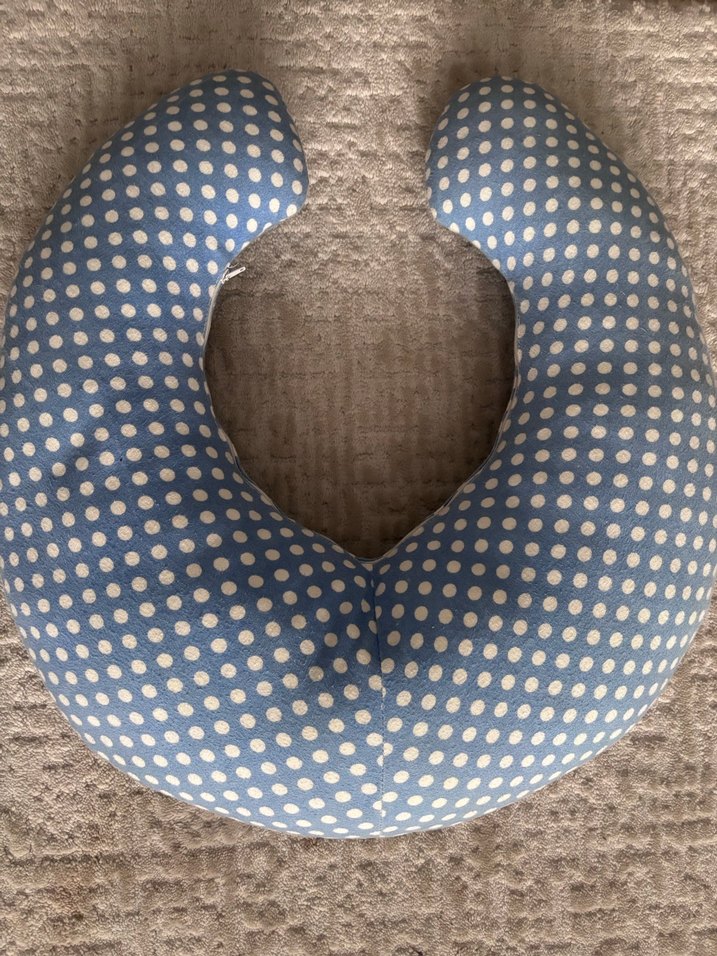 Mavi Puantiyeli Emzirme Yastığı - Görsel 2