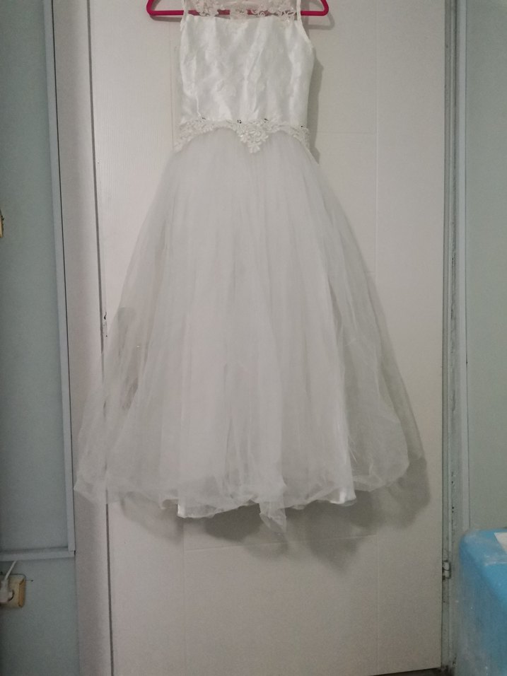 Beyaz Dantel İşlemeli Klasik Kız Çocuk Elbisesi - Görsel 4