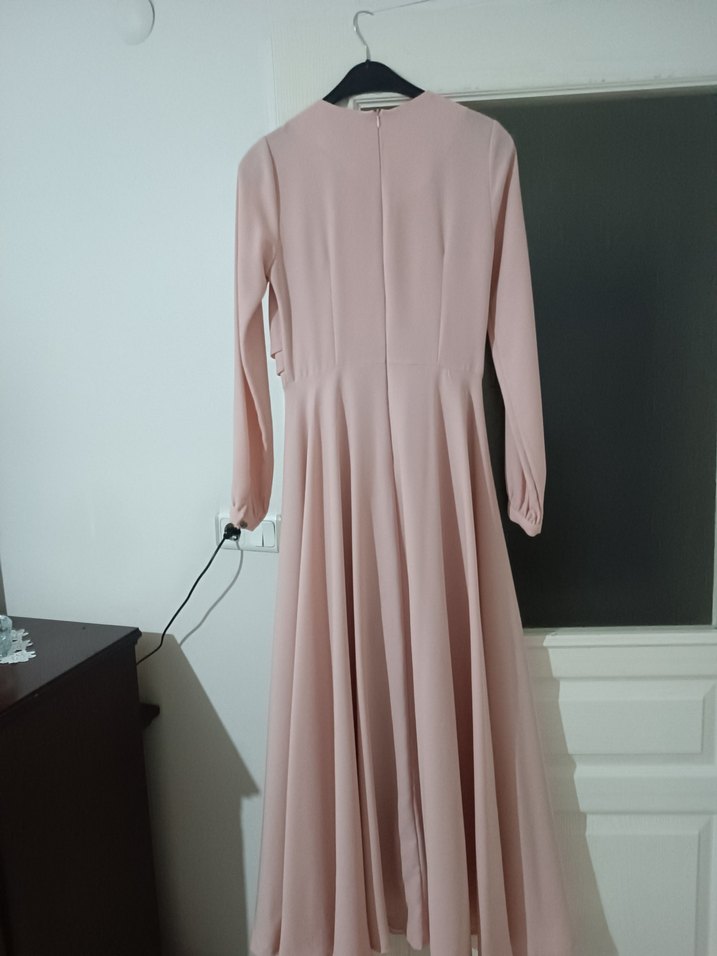 Zincir Detaylı Pembe Uzun Abiye Elbise - Görsel 5