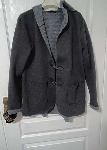 Gri Uzun Kollu Düğmeli Kadın Kaban l ve xl olan beden - Görsel 3