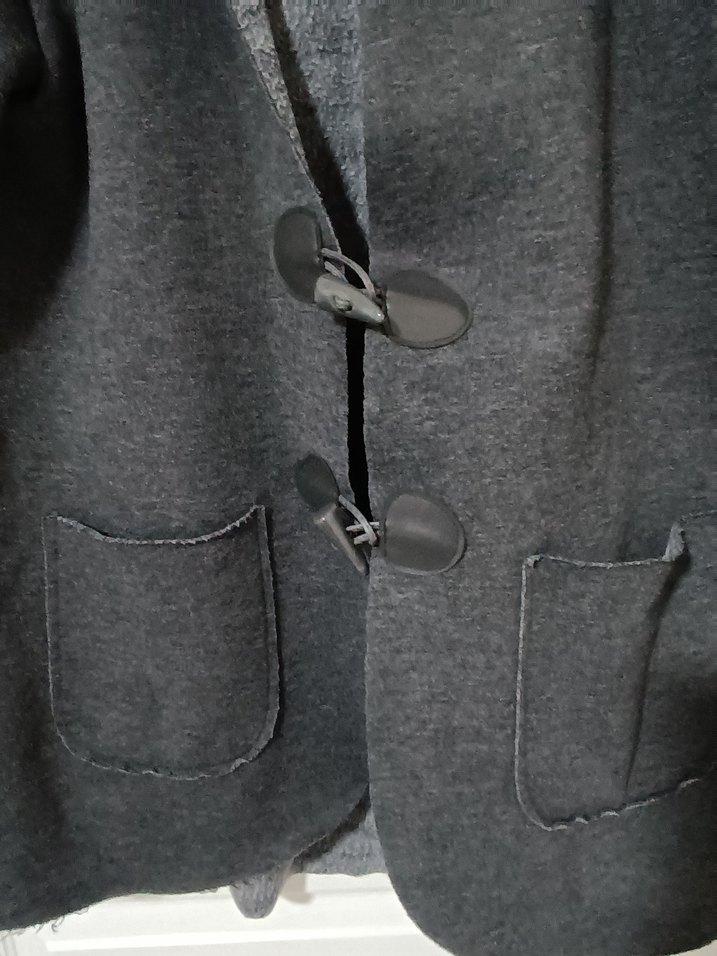 Gri Uzun Kollu Düğmeli Kadın Kaban l ve xl olan beden - Görsel 2