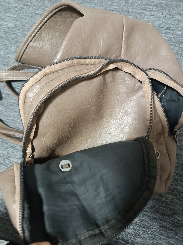 Bej Deri Sade Sırt Çantası - Görsel 4