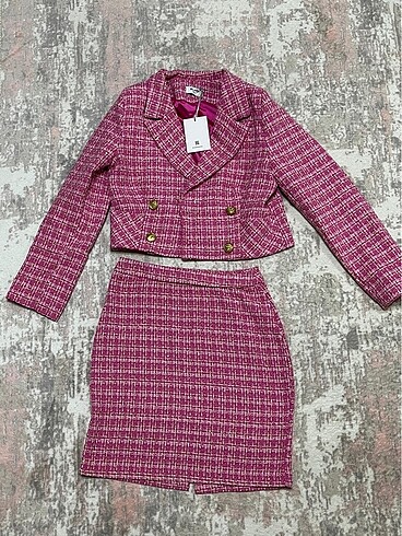 Pembe İkili takım