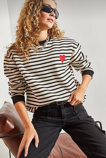 Sweatshirt