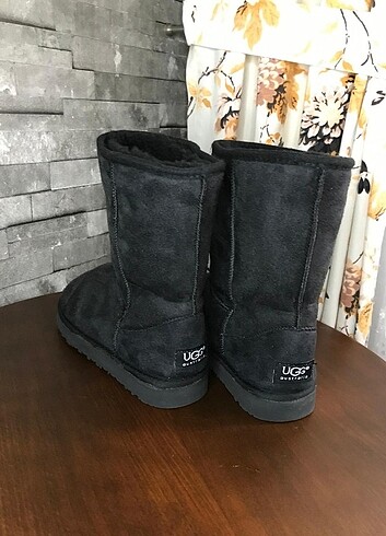 Ugg UGG bot
