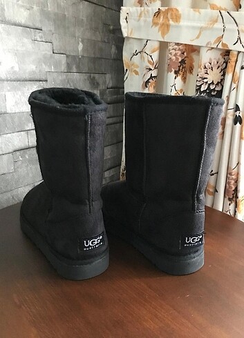 37 Beden siyah Renk UGG bot