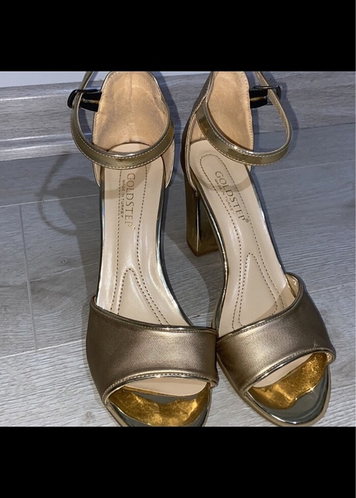 Topuklu ayakkabı - Görsel 2