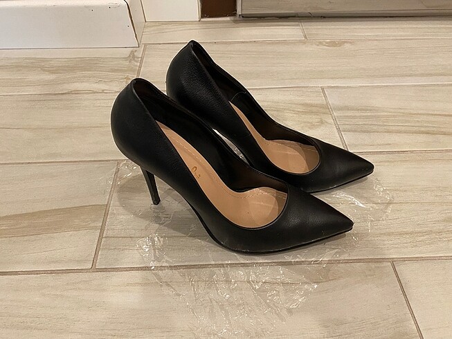 Bambi Siyah stiletto