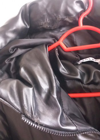 Siyah Deri Kapüşonlu Kadın Kışlık Mont - Görsel 4