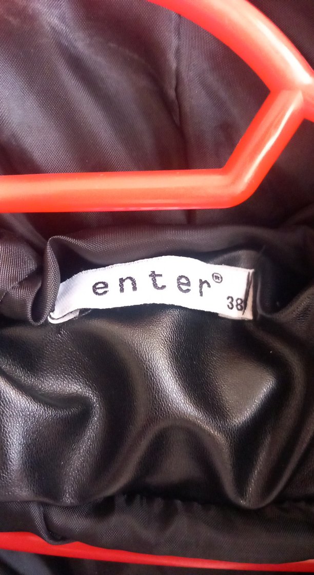 Siyah Deri Kapüşonlu Kadın Kışlık Mont - Görsel 2