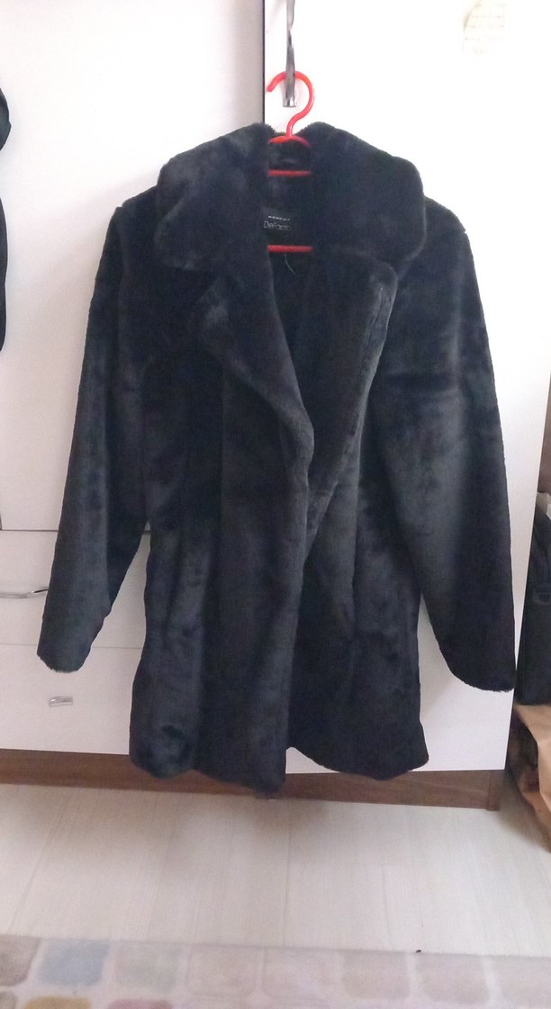 Siyah Kadın Kürk Detaylı Midi Kaban - Görsel 2