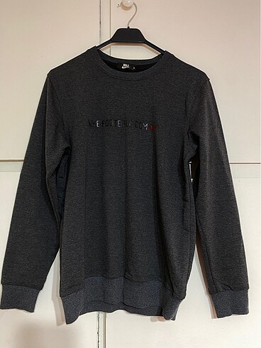 NIKE SWEATSHIRT