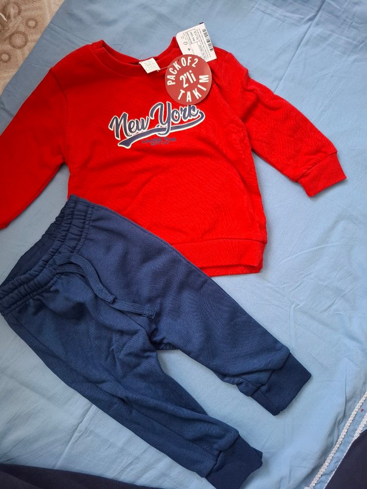 Kırmızı Baskılı Bebek Eşofman Takımı - Görsel 2