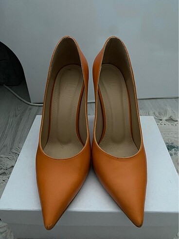 39 Beden Turuncu renk Stiletto