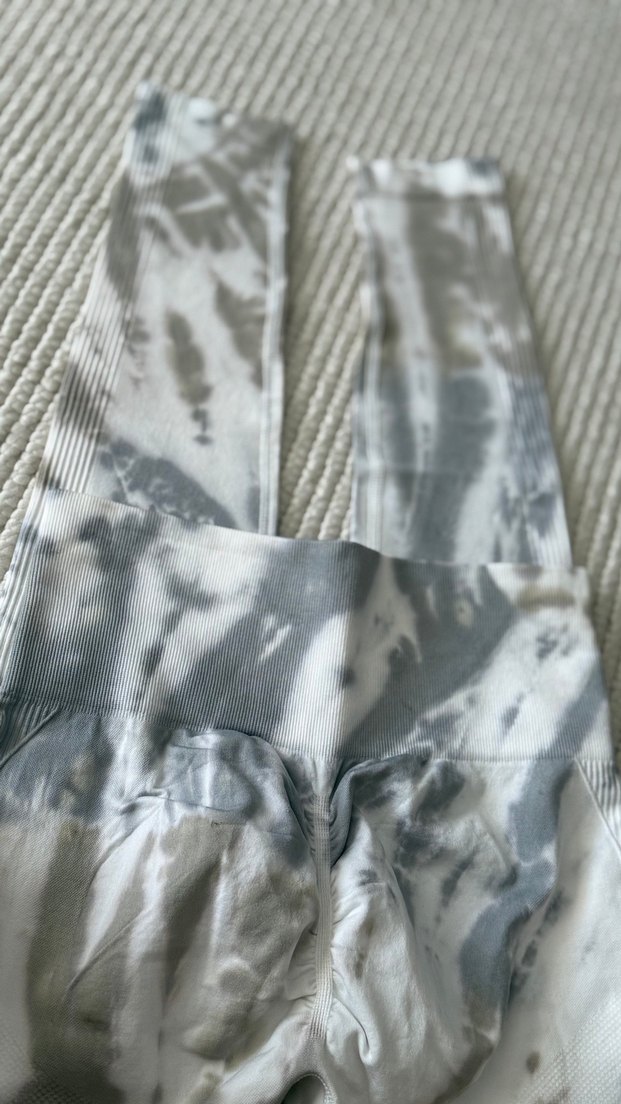 Gri Batik Desenli Kadın Tayt - Görsel 3