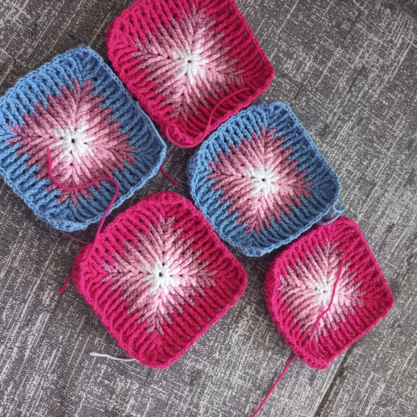 Renkli Pembe Batik Desenli Battaniye
adet motif - Görsel 3