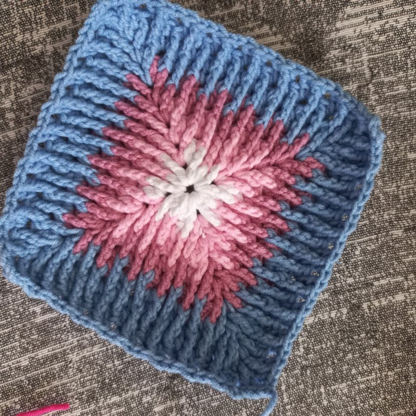 Renkli Pembe Batik Desenli Battaniye
adet motif - Görsel 2