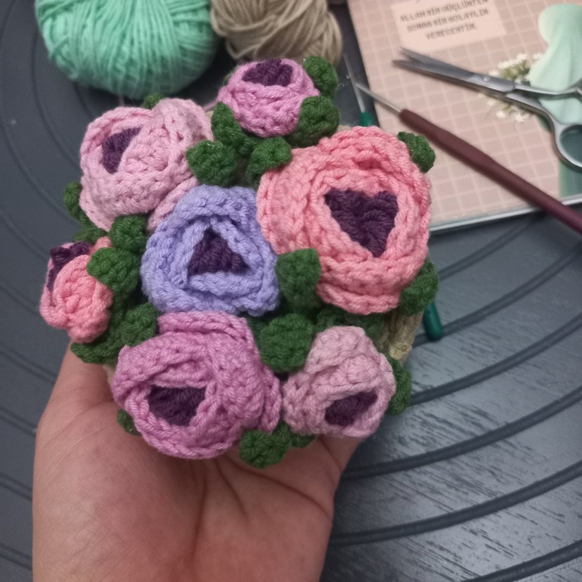 Bohem El Örgüsü Renkli Çiçek Aranjmanı - Görsel 4