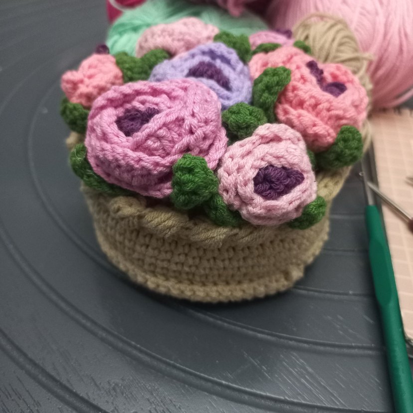 Bohem El Örgüsü Renkli Çiçek Aranjmanı - Görsel 3