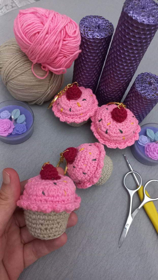 Pembe Renkli Örgü anahtarlik - Görsel 2