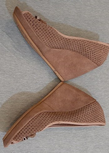 Bej Süet Kadın Dolgu Topuklu Yazlık Ayakkabı - Görsel 3