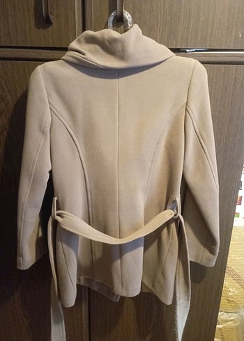 Bej Düğmeli Uzun Kolsuz Kadın Klasik Ceket - Görsel 4