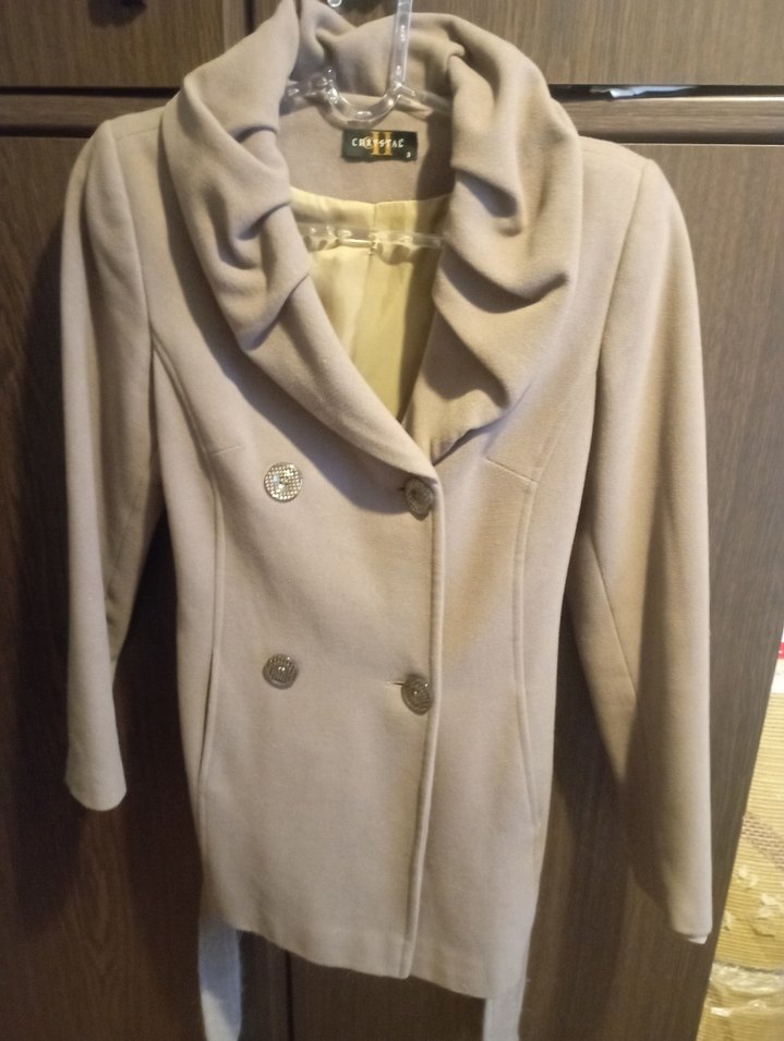 Bej Düğmeli Uzun Kolsuz Kadın Klasik Ceket - Görsel 3