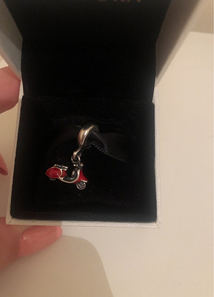 Pandora Pandora orjinal hiç kullanılmadı vespa charm