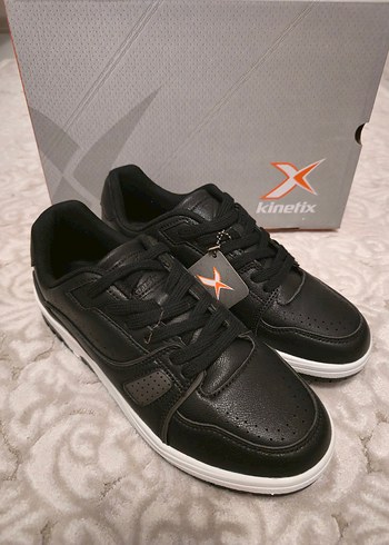 Kinetix Sneaker