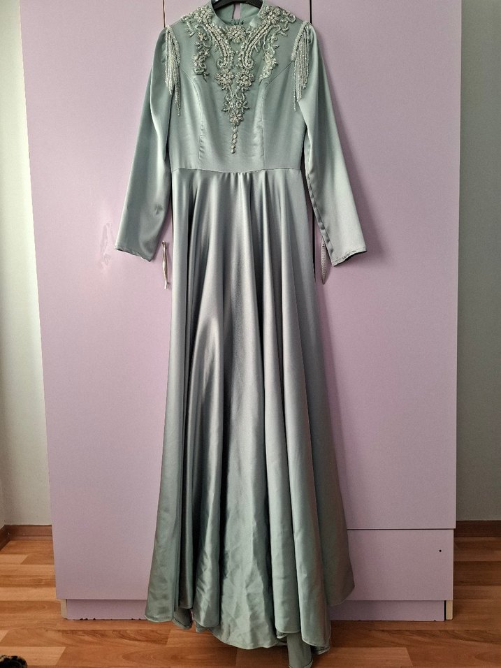 Uzun Kollu İşlemeli Su Yeşili Abiye Elbise + Hazır Şalı Hediye - Görsel 2