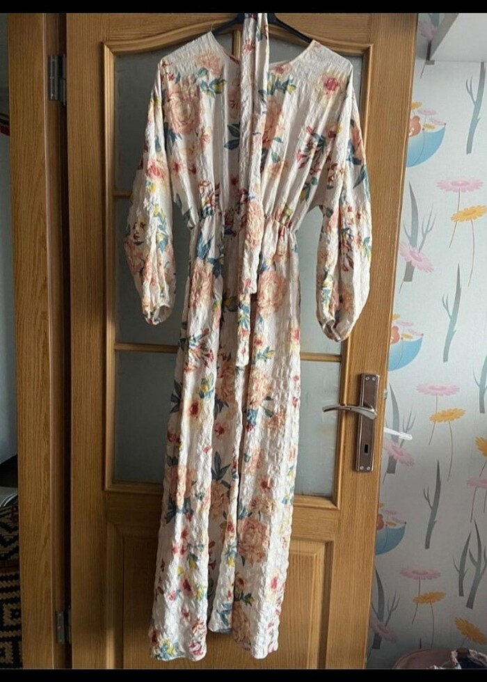 Çiçekli elbise - Görsel 2